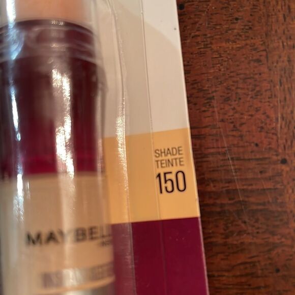 150 Classic Ivory Maybelline instant age rewind Eraser Concealer - Picture 2 of 3